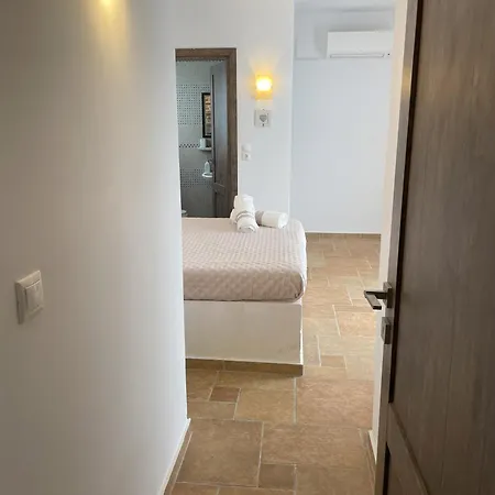 Andros Villa Batsi